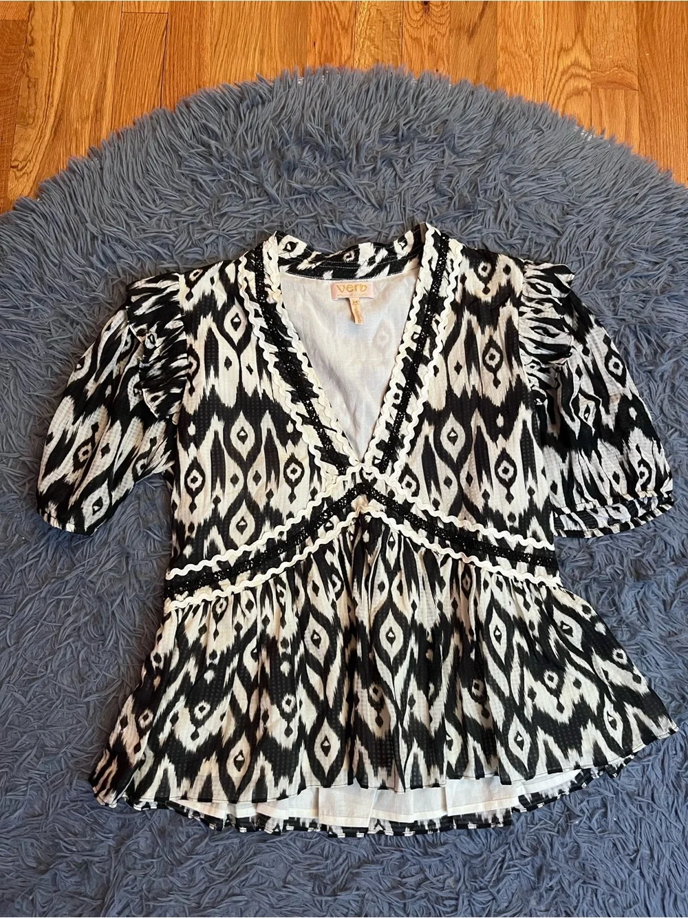 Anthropologie Verb by Pallavi Singhee Abstract Peplum Blouse Black White Size M